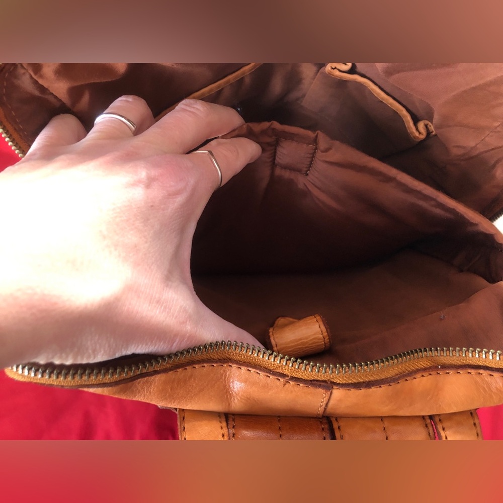 Leather backpack - Picture 8 of 11